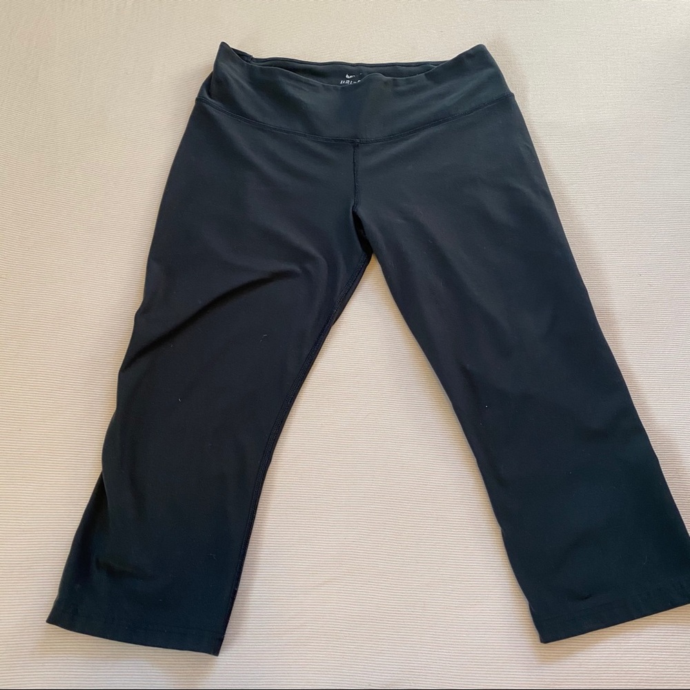 Nike Dri-Fit Crop Leggings Black Medium